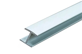 1030Д БЕЛАЯ Щелевая планка д/панелей  Союз  4 мм  Н -образная 00-00001194